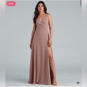 WINDSOR Shaylee Chiffon A-Line Slit Formal Dress, size small